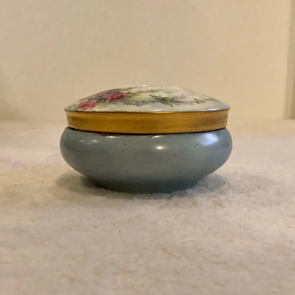 Porcelain Floral Patterned Hair Receiver EUC